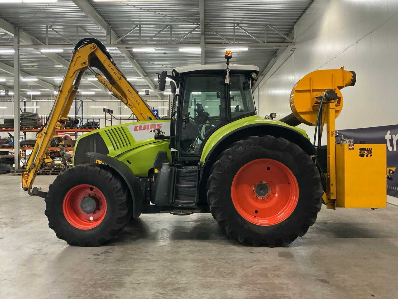 Tractor 2009 CLAAS AXION 820 ALL-WHEEL DRIVE FARM TRACTOR