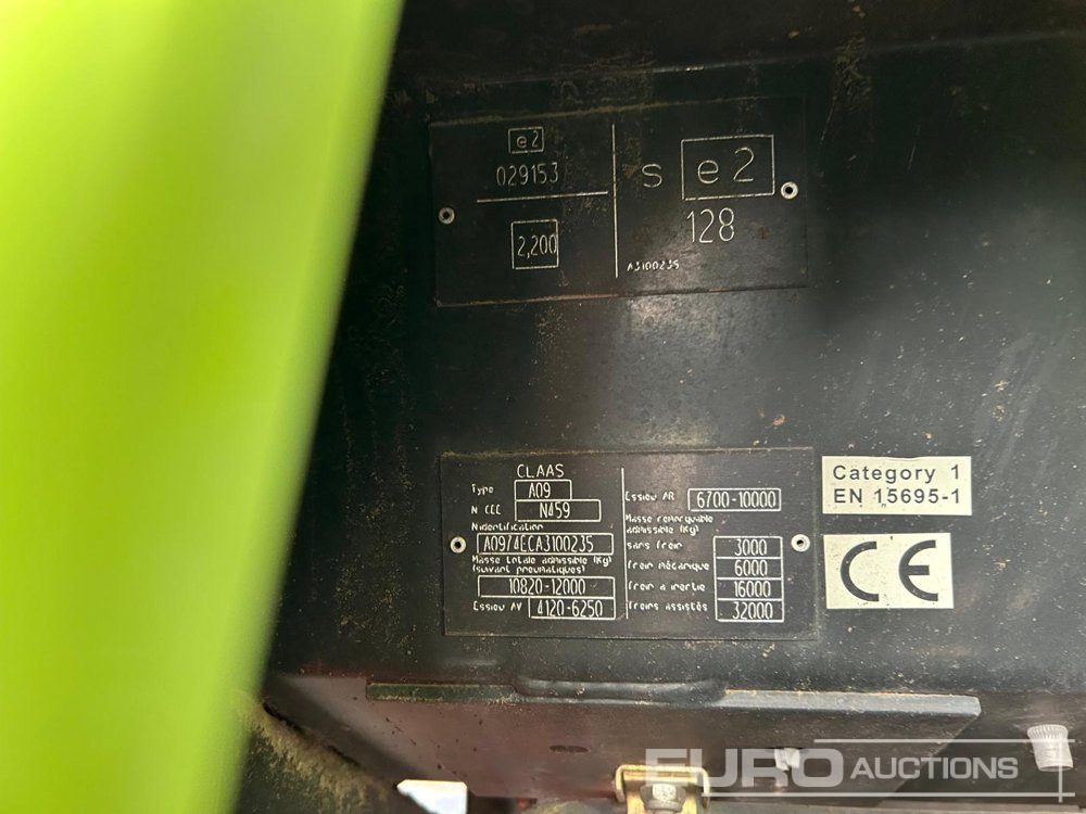 Tractor 2009 Claas Axion 810