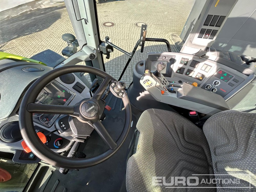 Tractor 2009 Claas Axion 810