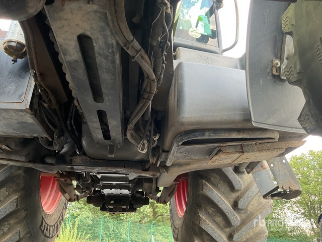 Tractor 2010 Claas Axion 840 CMatic 4WD Tractor