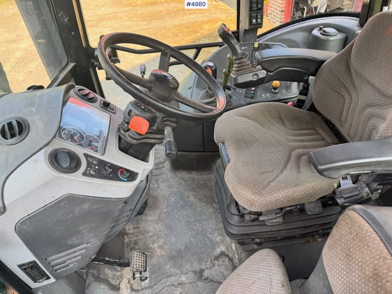 Tractor 2012 Claas Arion 430 with Front Loader – 5000 Hours!