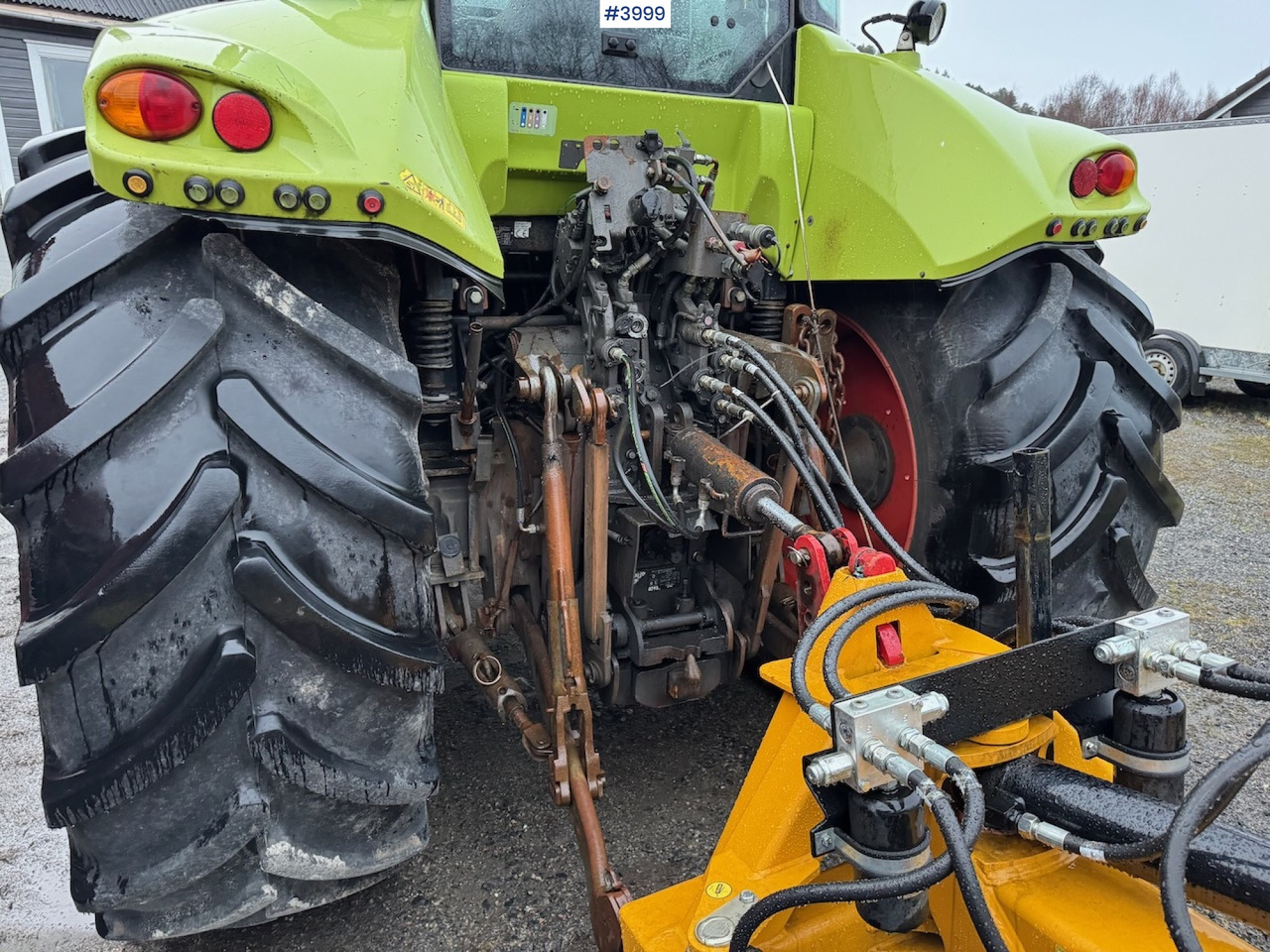 Tractor 2012 Claas Arion 640 w/ front loader