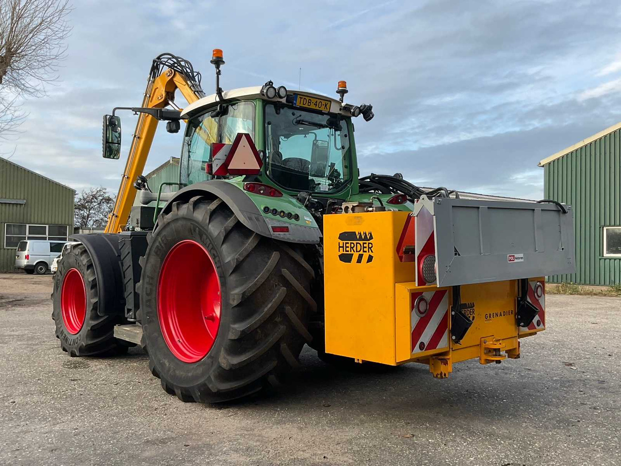 Tractor 2015 FENDT 716 ALL-WHEEL DRIVE FARM TRACTOR