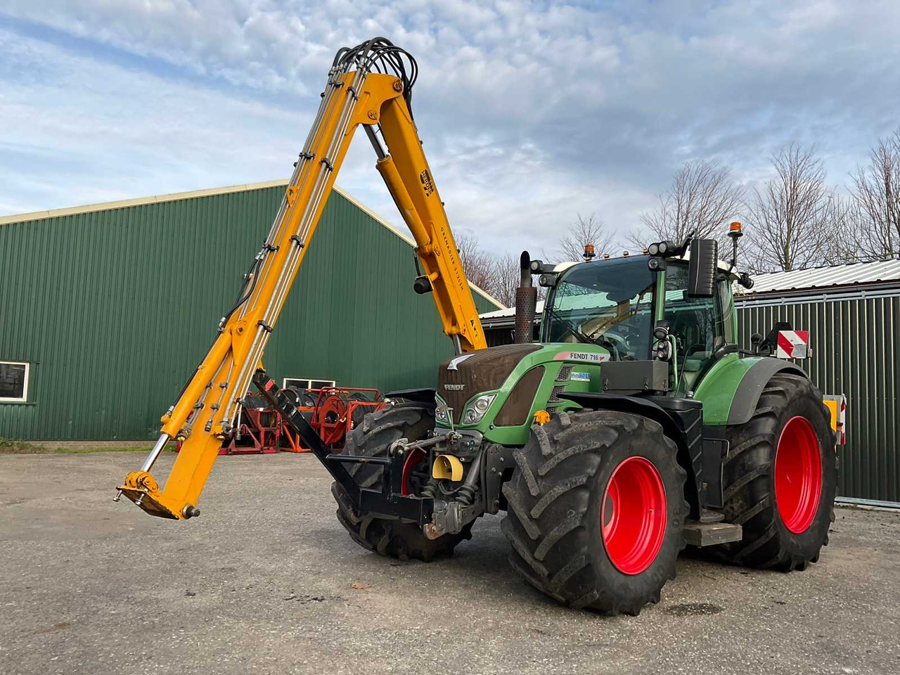 Tractor 2015 FENDT 716 ALL-WHEEL DRIVE FARM TRACTOR