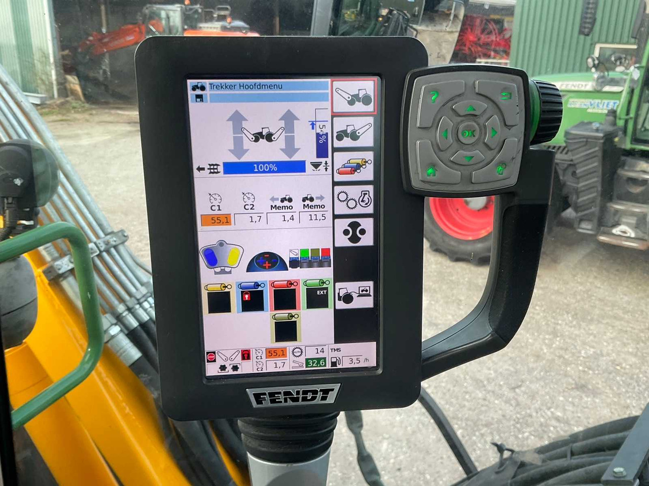 Tractor 2015 FENDT 716 ALL-WHEEL DRIVE FARM TRACTOR