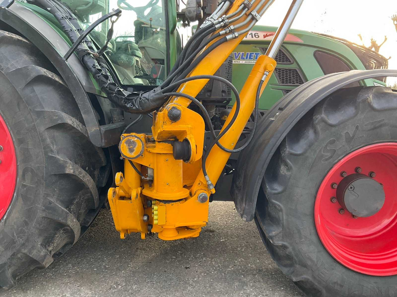 Tractor 2015 FENDT 716 ALL-WHEEL DRIVE FARM TRACTOR