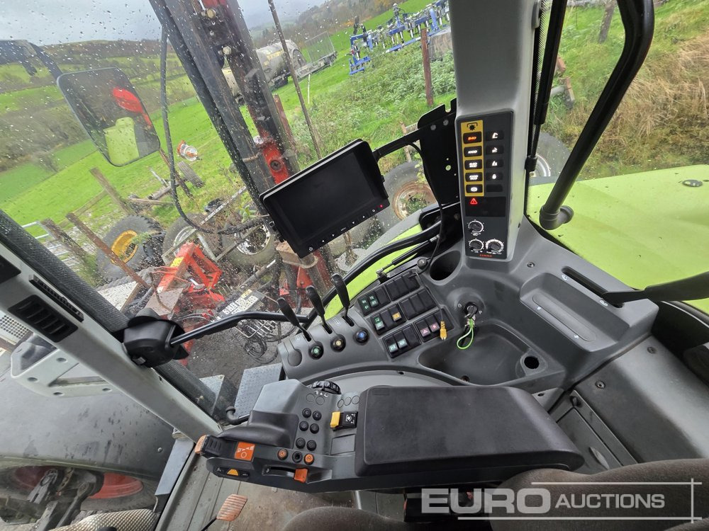 Tractor 2017 Claas Arion 620