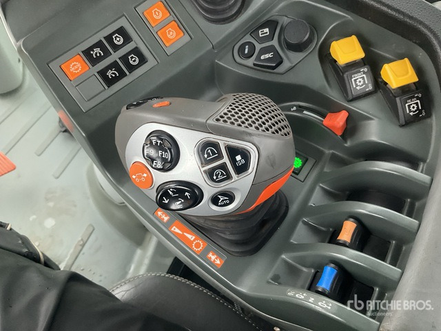 Tractor 2018 Claas Axion 810 CMatic 4WD Tractor