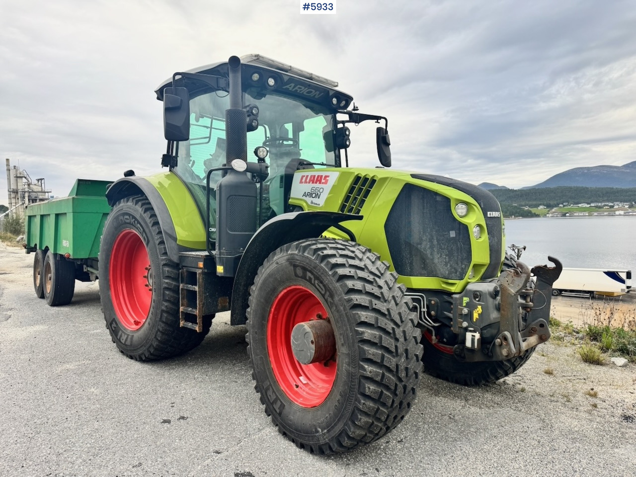 Tractor 2019 Claas Arion 660 w/ Front hydraulics.