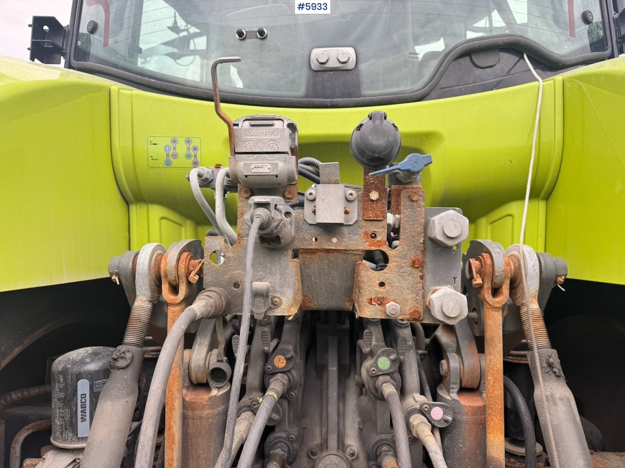Tractor 2019 Claas Arion 660 w/ Front hydraulics.