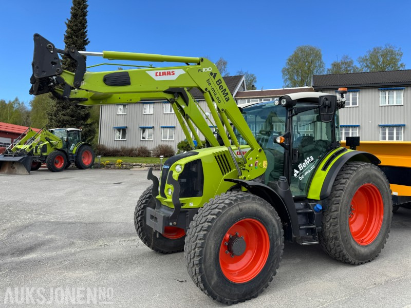 Tractor 2022 Claas Arion 450 med laster