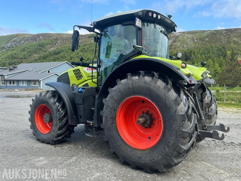 Tractor 2022 Claas Axion 870