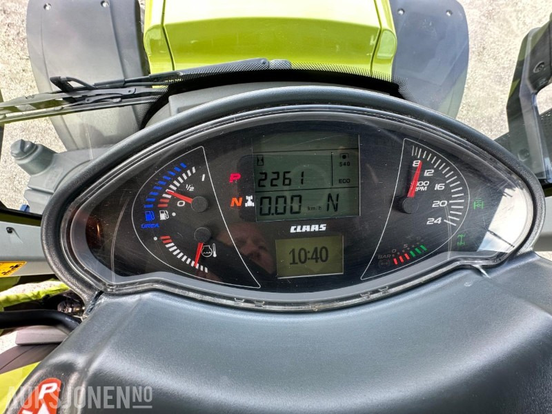 Tractor 2022 Claas Axion 870 - 301 hk - 50 km/t - Front PTO - TRI dekk og landbruksdekk - Brøyteplate - EU godkjent