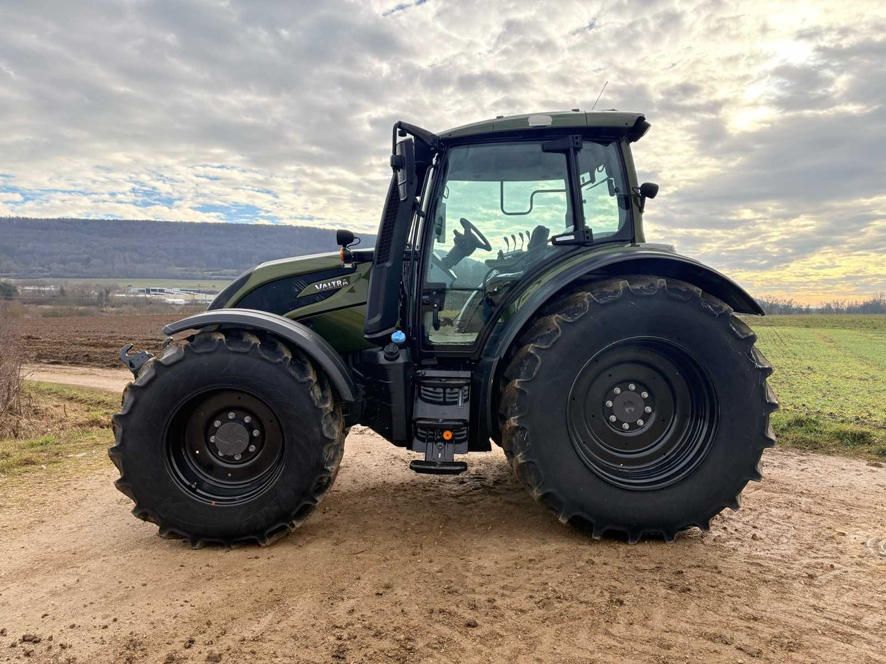 Tractor 2022 NEW VALTRA N155E ACTIVE TRACTOR