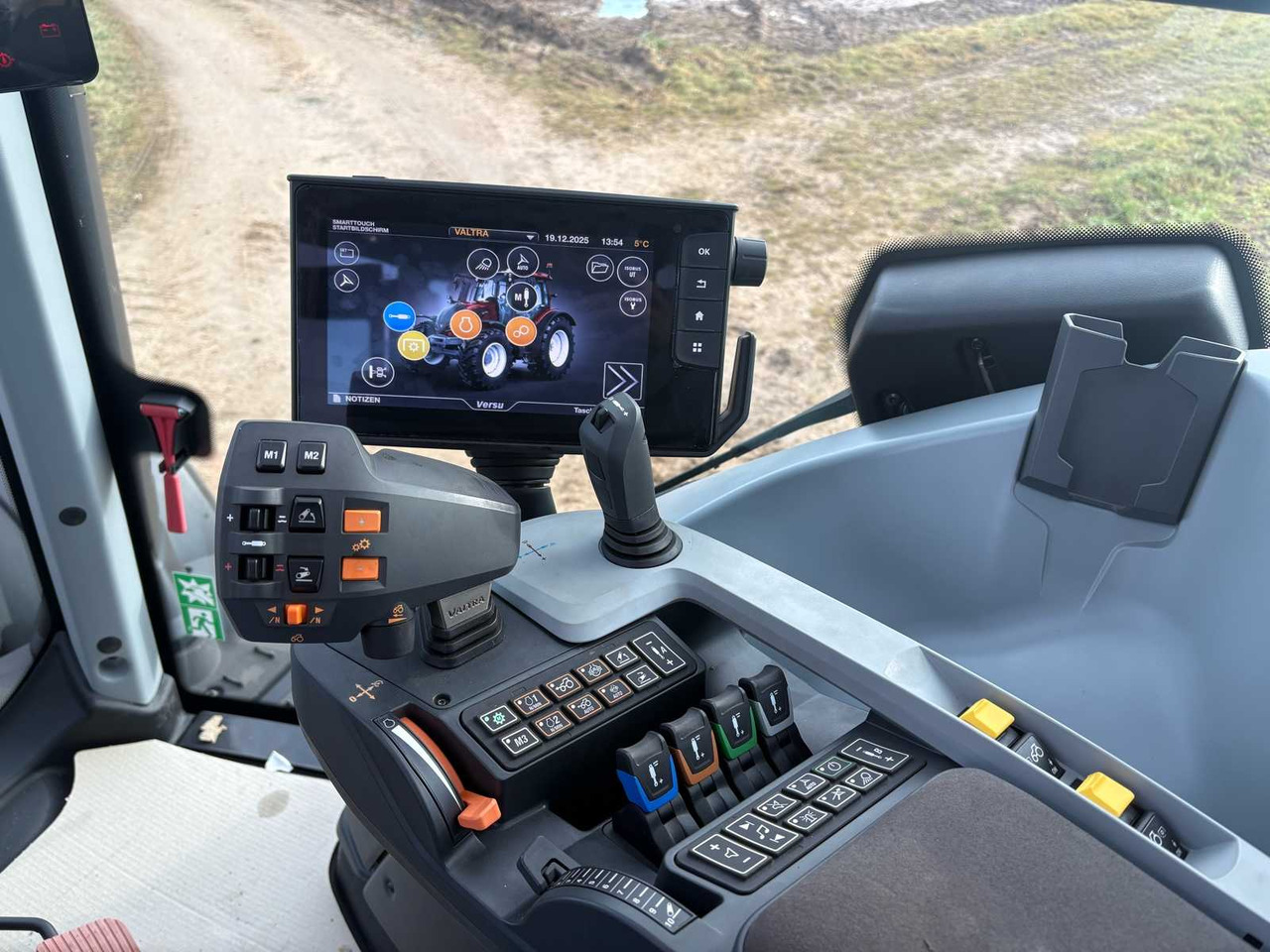 Tractor 2022 NEW VALTRA N155E VERSU TRACTOR