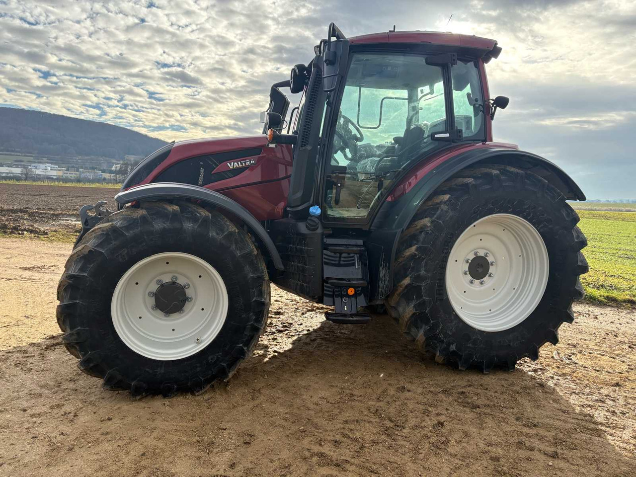 Tractor 2022 NEW VALTRA N155E VERSU TRACTOR
