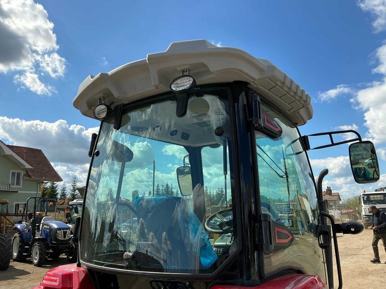 Tractor - 604 - 4-WHEEL DRIVE TRACTOR - 2025