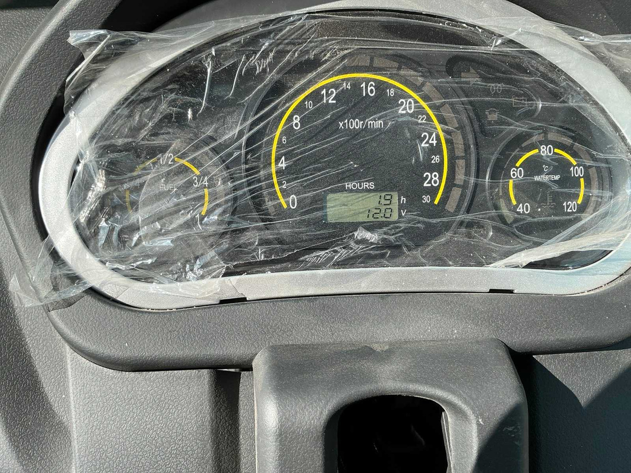 Tractor - 604 - 4-WHEEL DRIVE TRACTOR - 2025