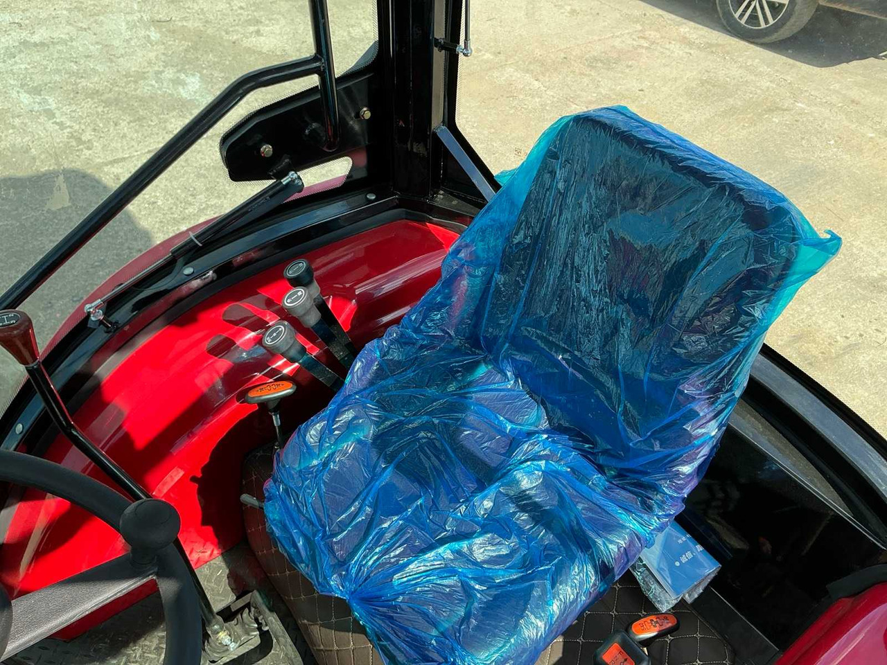 Tractor - 604 - 4-WHEEL DRIVE TRACTOR - 2025