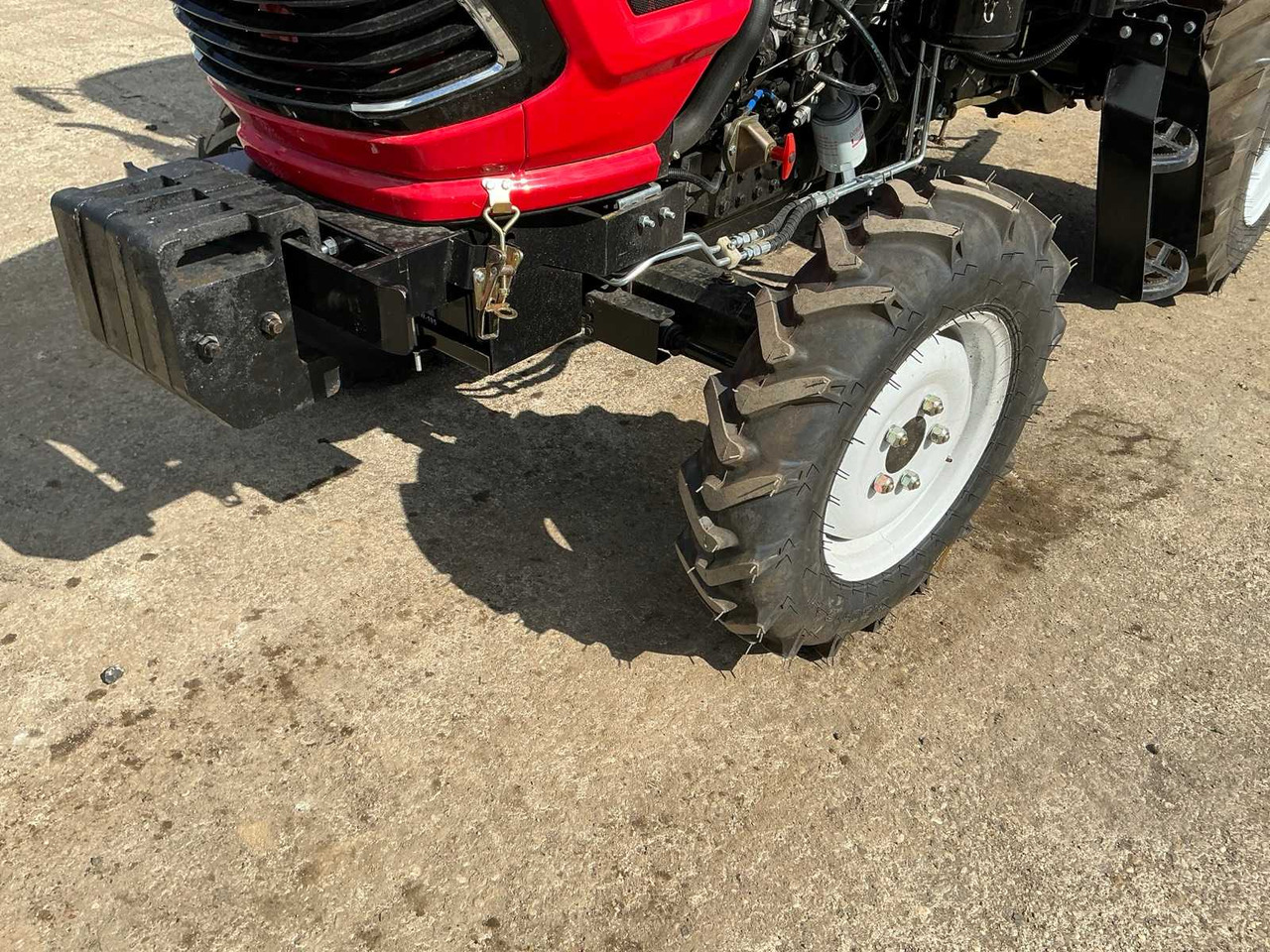 Tractor - 604 - 4-WHEEL DRIVE TRACTOR - 2025