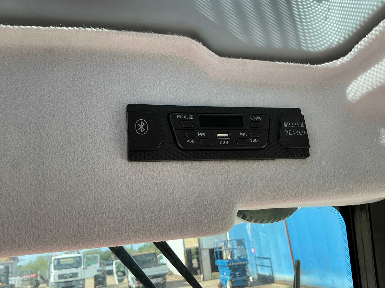 Tractor - 604 - 4-WHEEL DRIVE TRACTOR - 2025