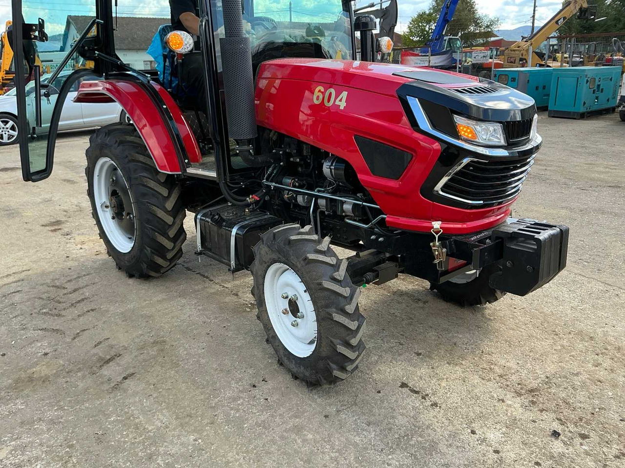 Tractor - 604 - 4-WHEEL DRIVE TRACTOR - 2025