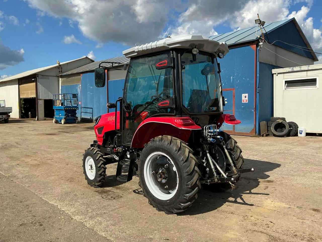 Tractor - 604 - 4-WHEEL DRIVE TRACTOR - 2025