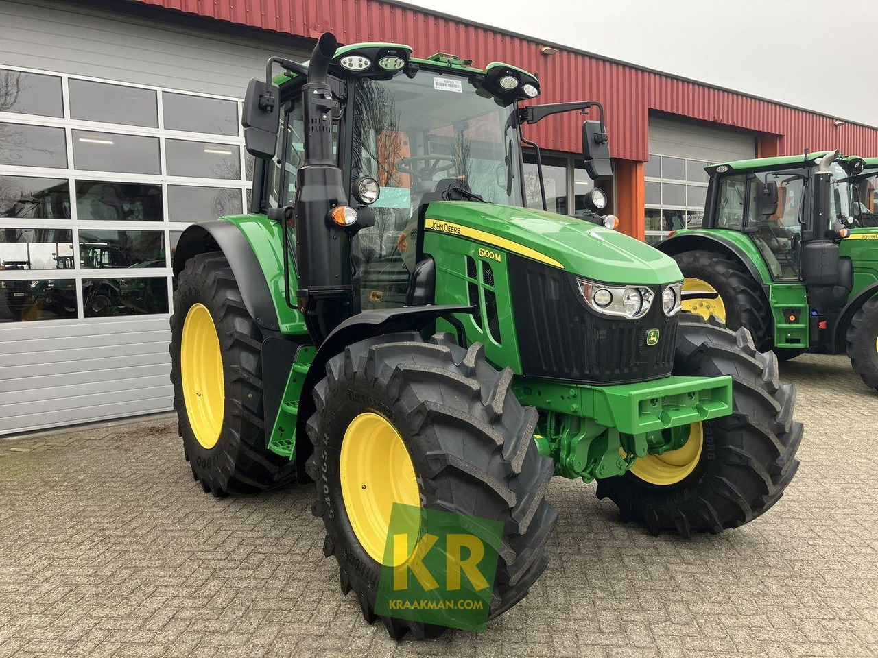 Tractor 6100M John Deere