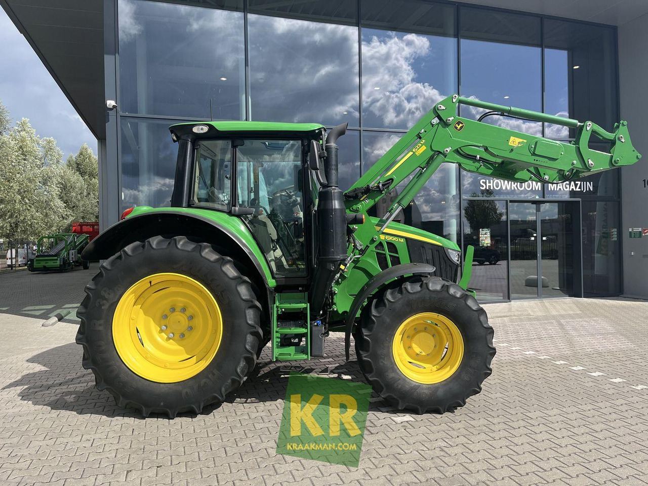 Tractor 6100M John Deere