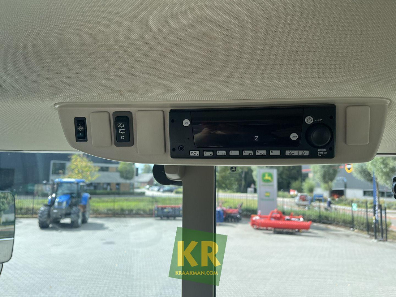 Tractor 6100M John Deere