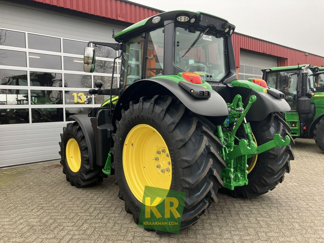 Tractor 6100M John Deere