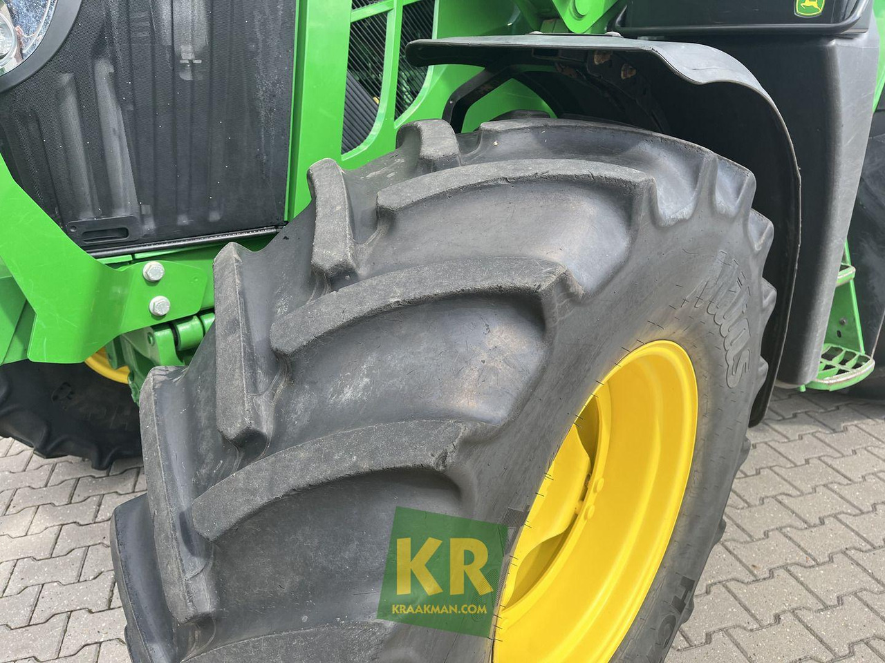 Tractor 6100M John Deere