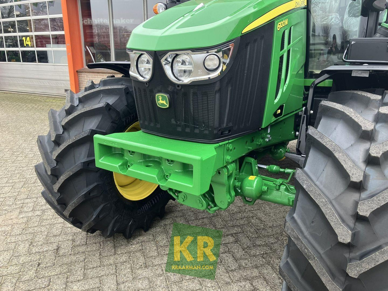 Tractor 6100M John Deere