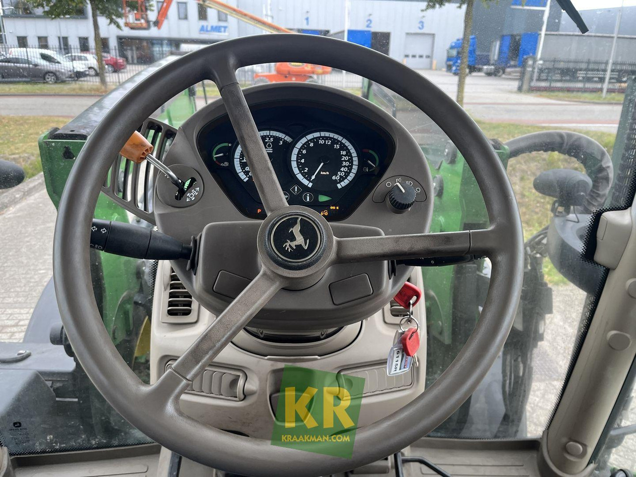 Tractor 6115R John Deere