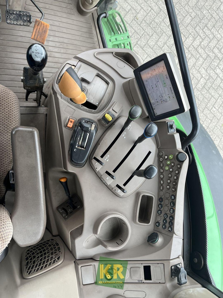 Tractor 6115R John Deere