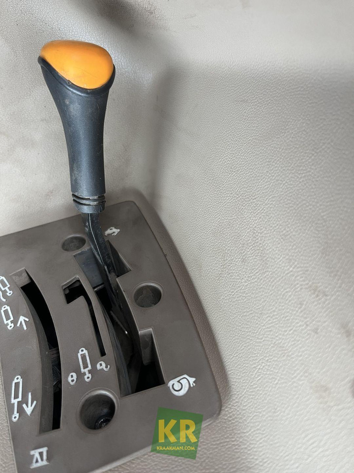 Tractor 6115R John Deere