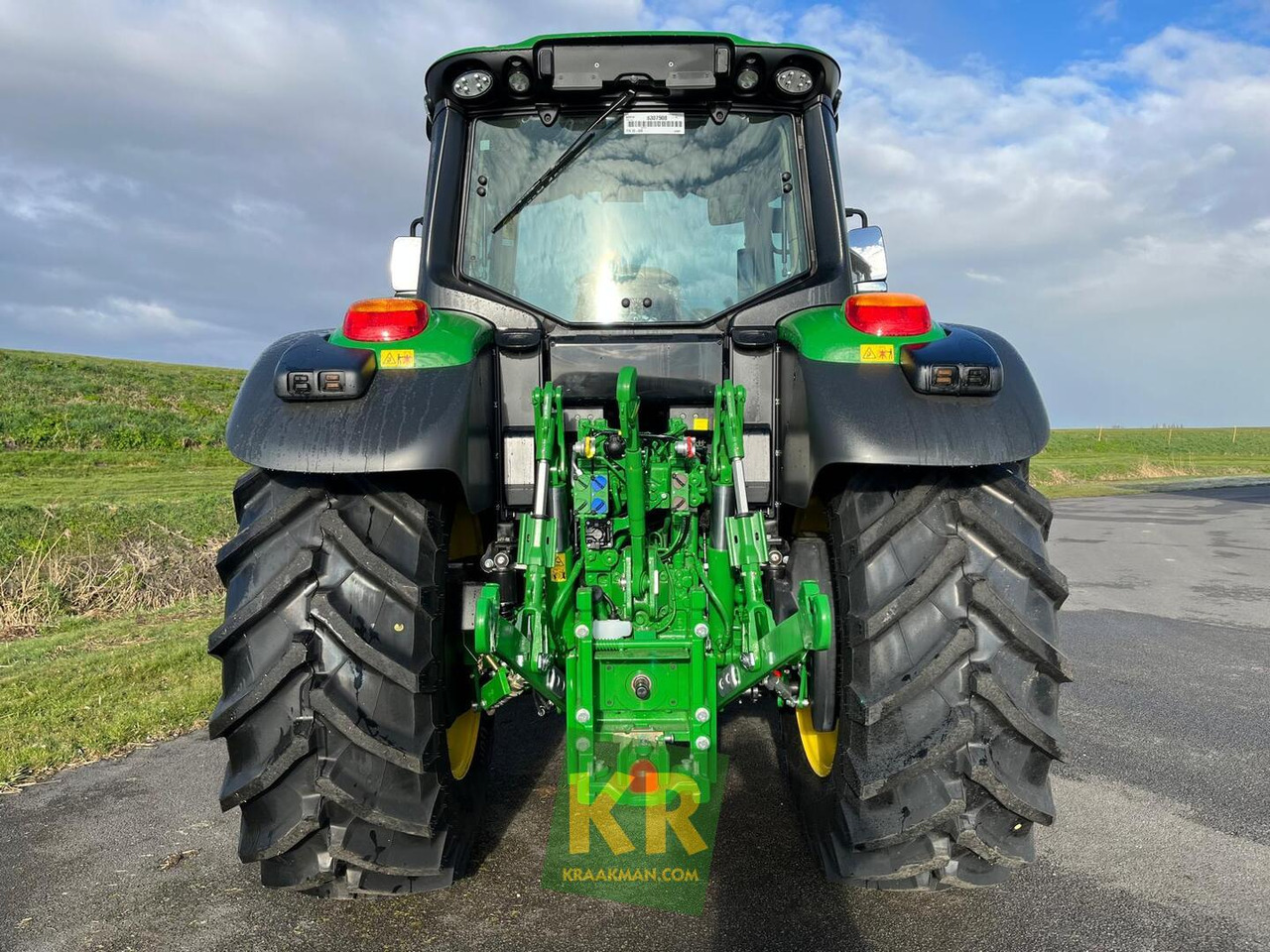 Tractor 6120M John Deere