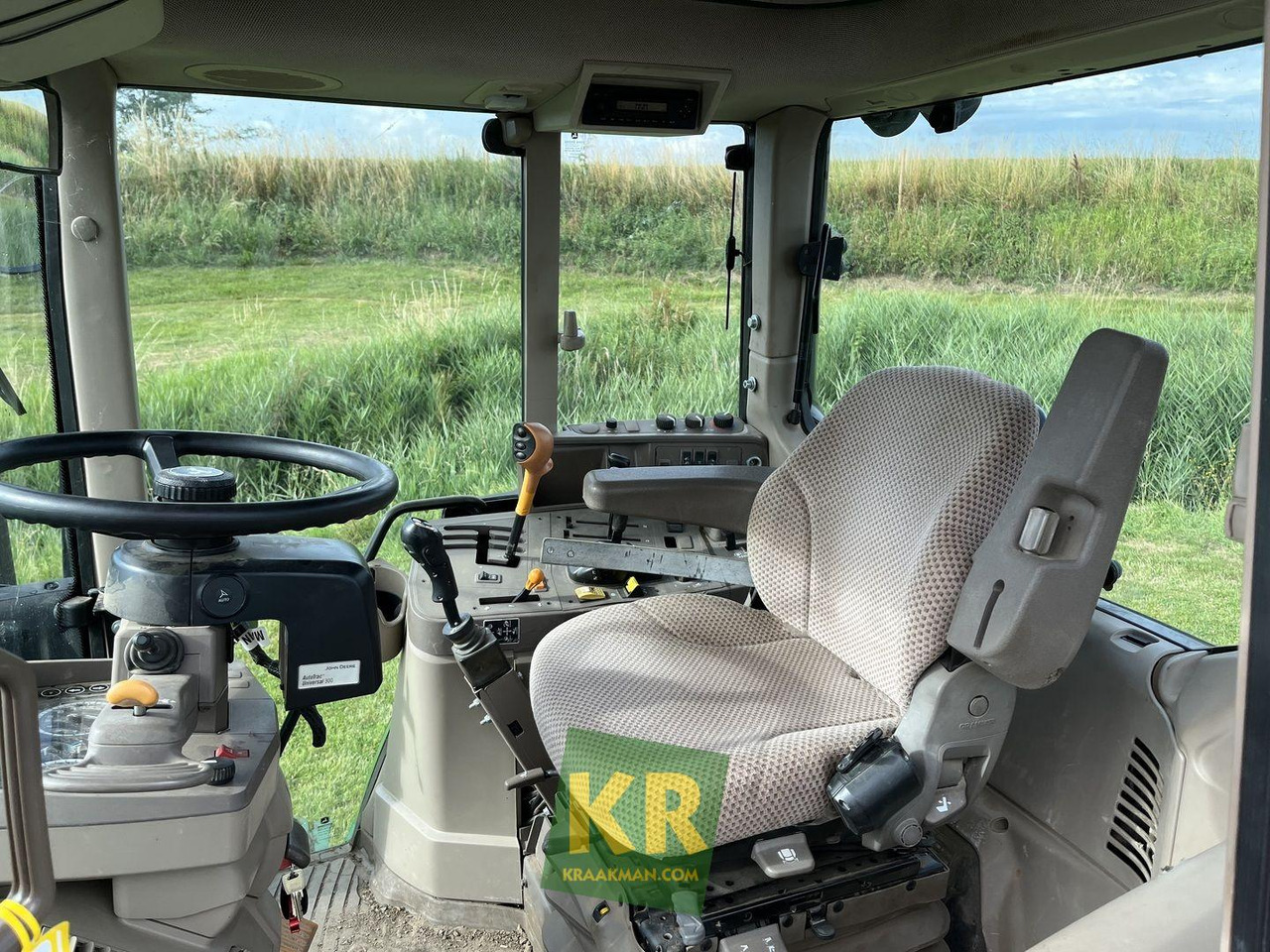 Tractor 6125M trekker John Deere