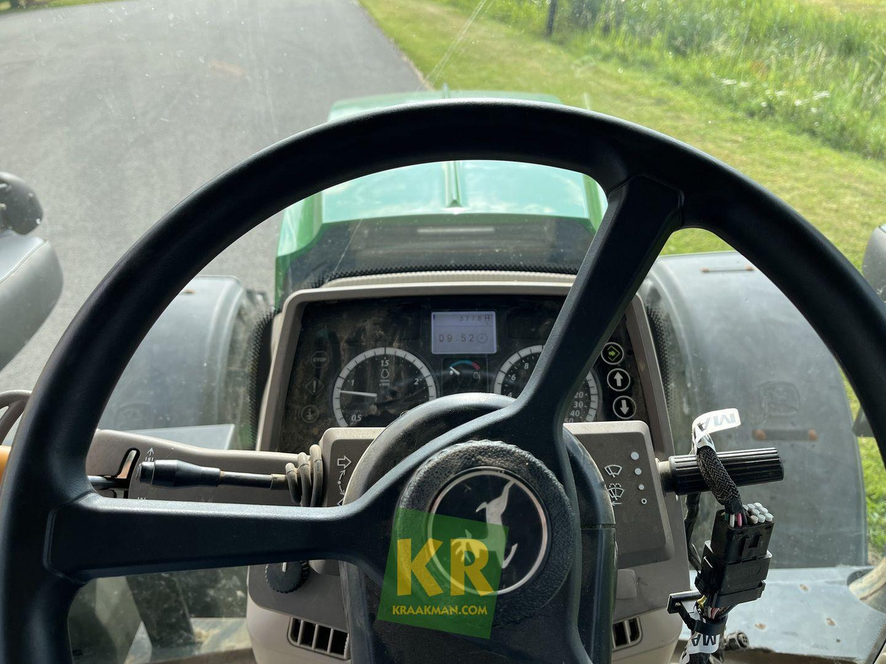 Tractor 6125M trekker John Deere