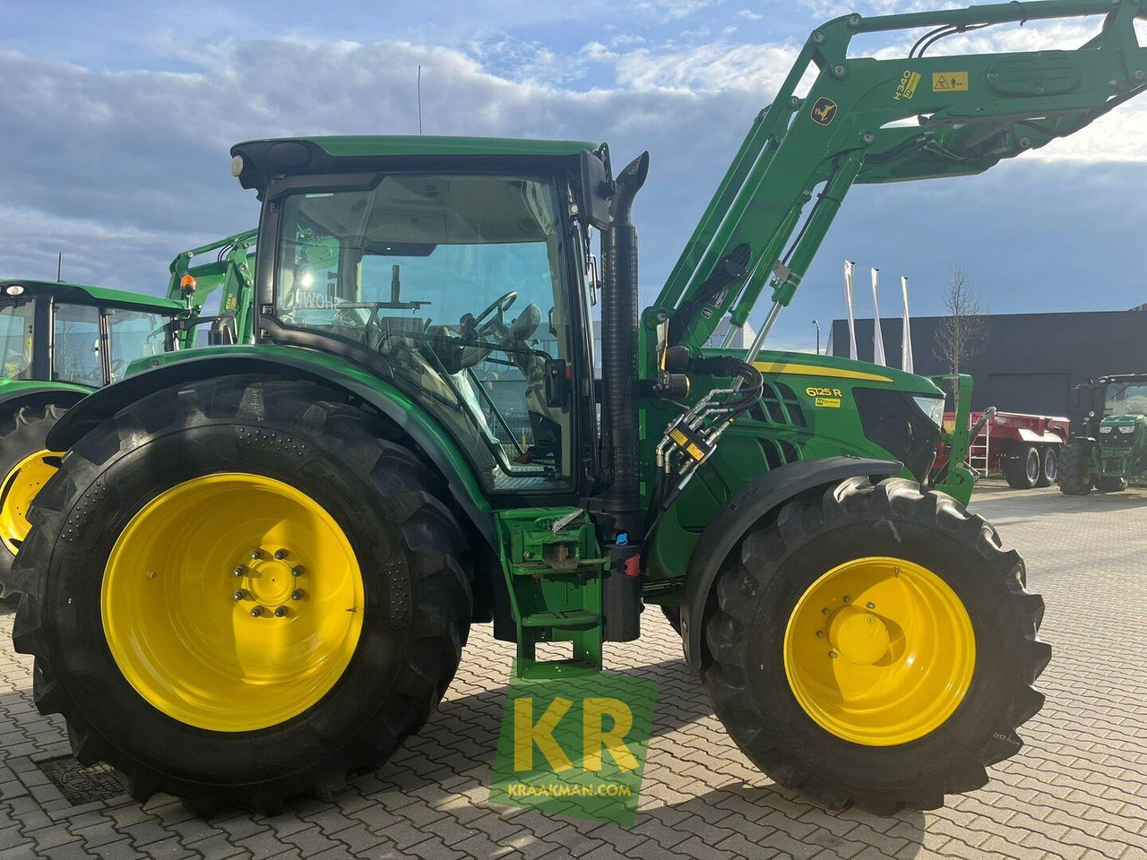 Tractor 6125R John Deere