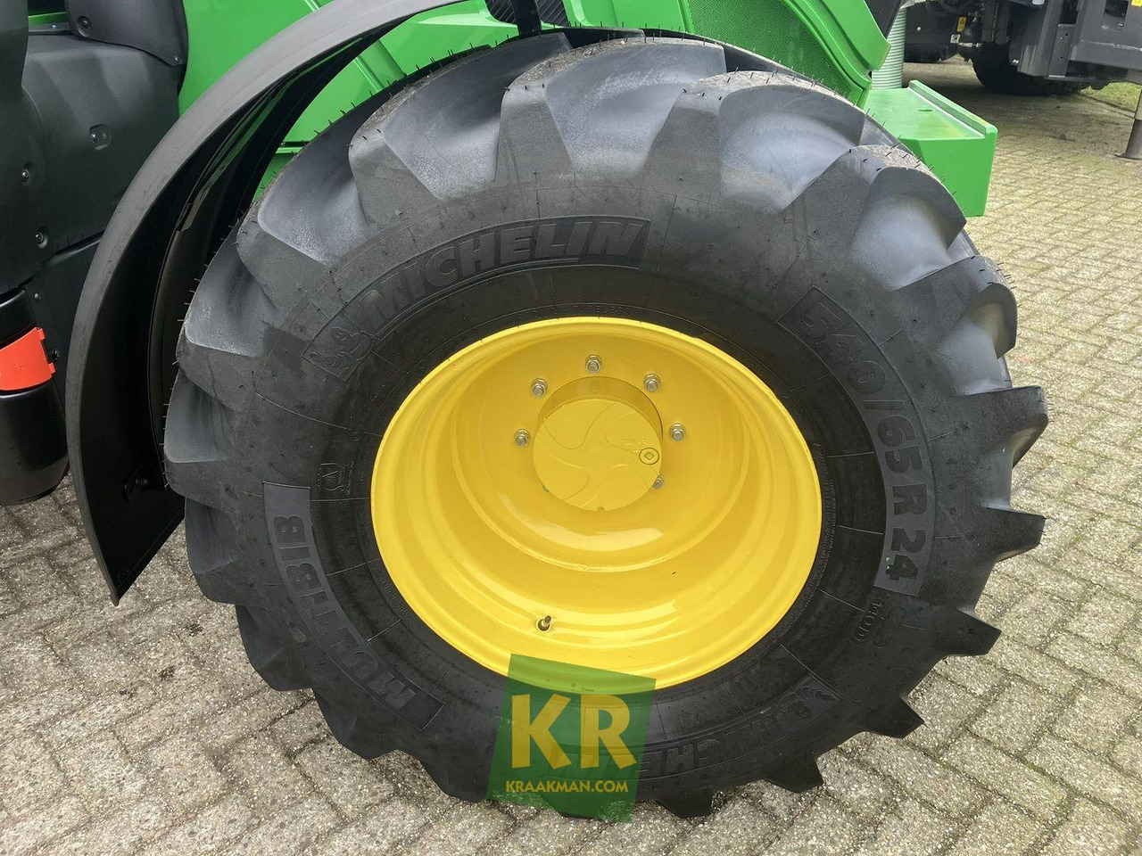 Tractor 6140M John Deere