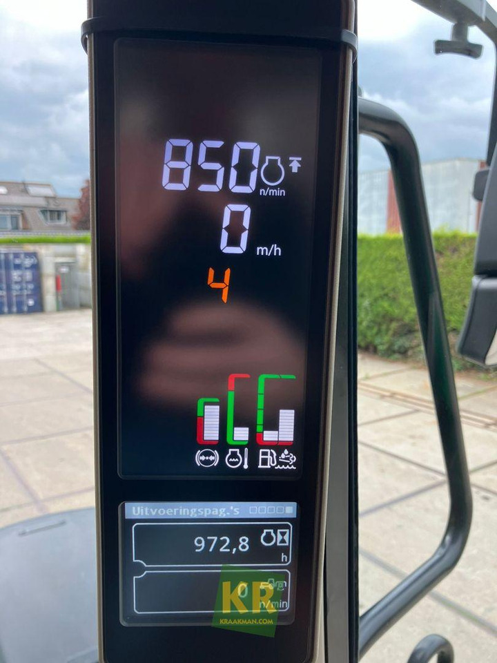 Tractor 6155M John Deere