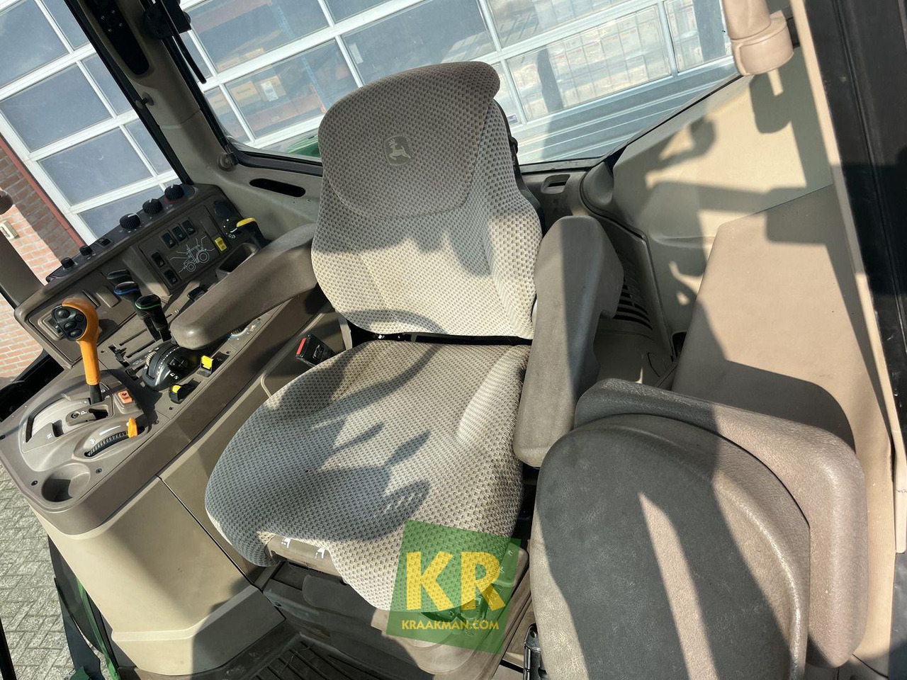 Tractor 6195M John Deere