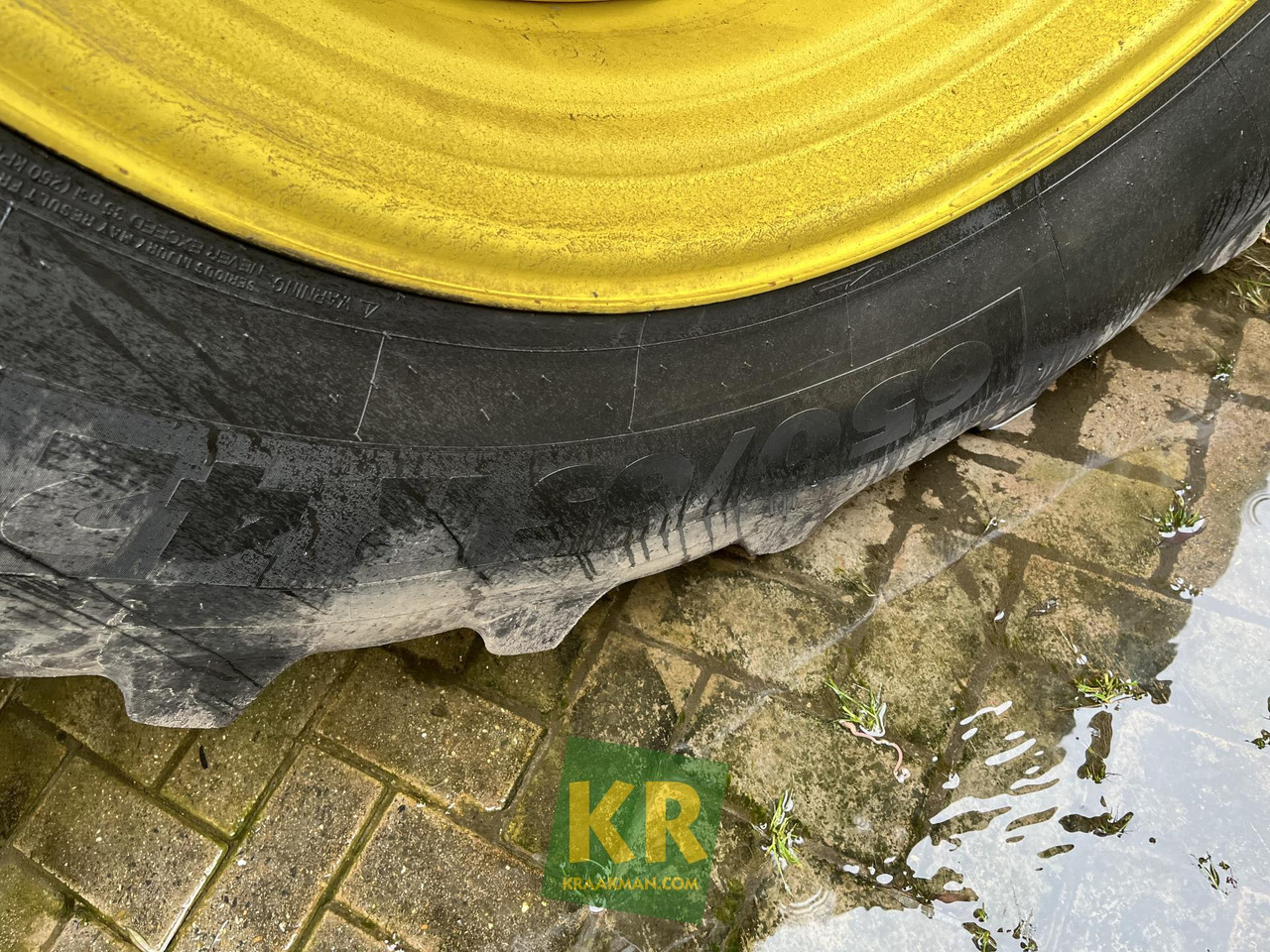 Tractor 6215R John Deere