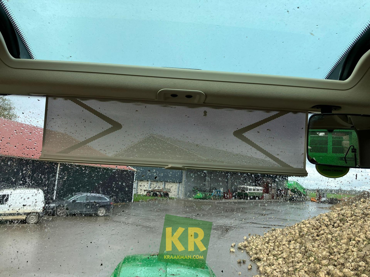 Tractor 6215R John Deere