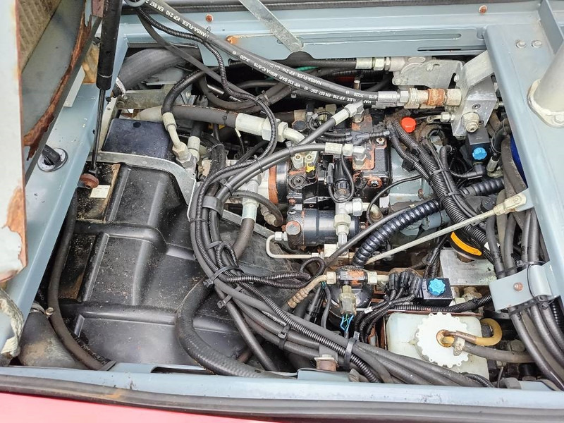 Tractor Aebi TT280 laag zwaartepunt werktuigdrager maaier