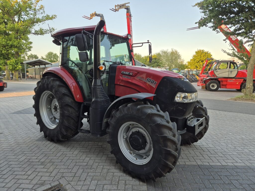 Tractor CASE FARMALL 100X