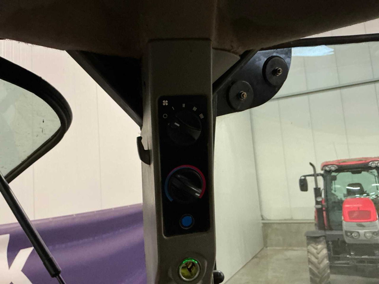 Tractor CASE IH MXU125 ALL-WHEEL DRIVE FARM TRACTOR