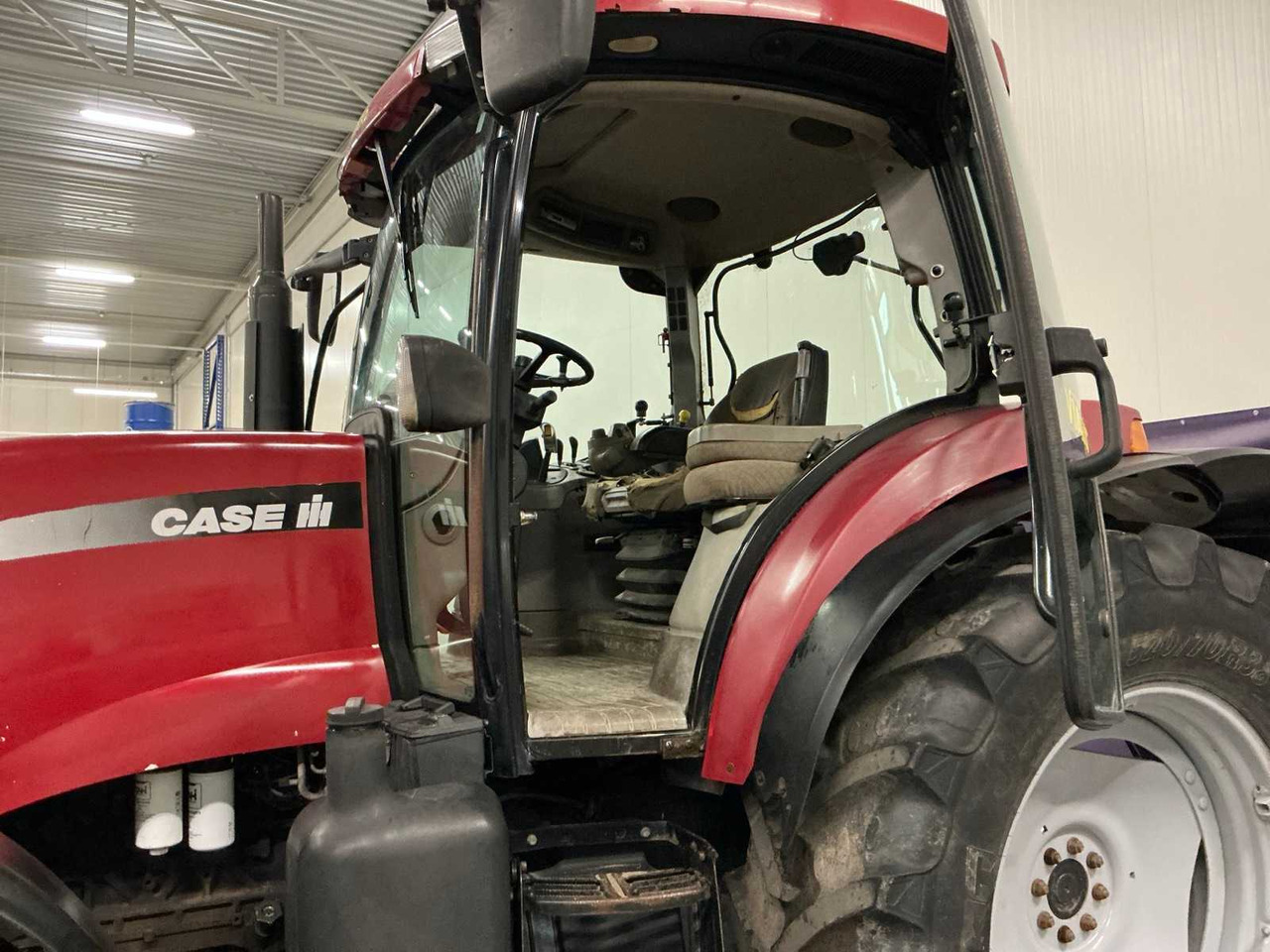 Tractor CASE IH MXU125 ALL-WHEEL DRIVE FARM TRACTOR