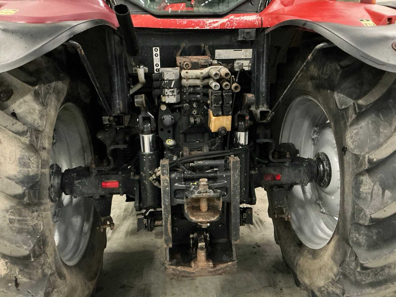 Tractor CASE IH MXU125 ALL-WHEEL DRIVE FARM TRACTOR